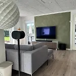 Villa Modern Spacious Family Retreat Garden