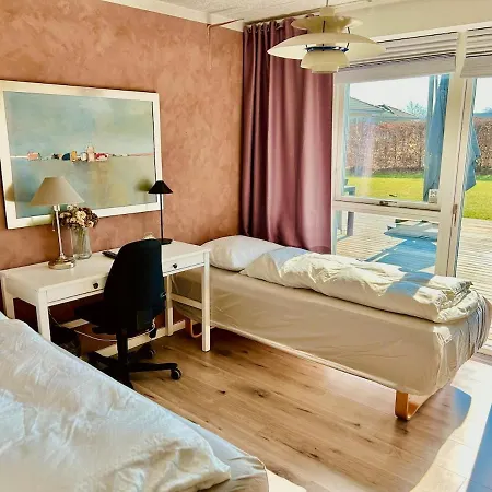 Modern Spacious Family Retreat Garden