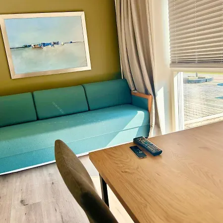 Modern Spacious Family Retreat Garden Villa