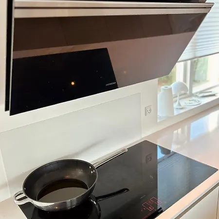 Modern Spacious Family Retreat Garden