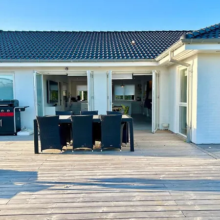 Villa Modern Spacious Family Retreat Garden Odense