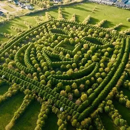 Villa Modern Spacious Family Retreat Garden