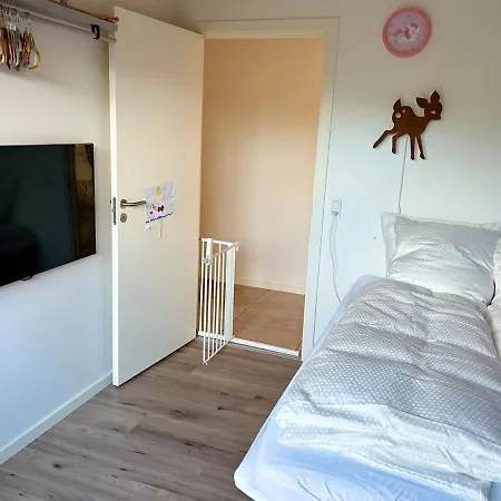 Modern Spacious Family Retreat Garden *