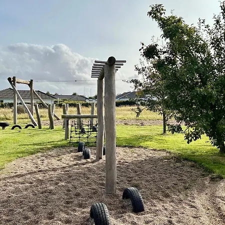 Modern Spacious Family Retreat Garden