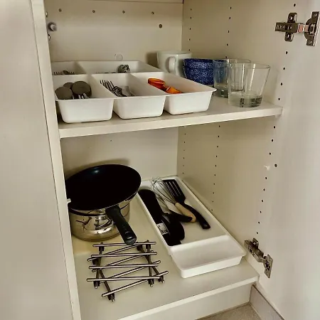 Modern Spacious Family Retreat Garden Villa *