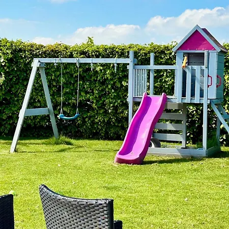 Modern Spacious Family Retreat Garden Vila Odense