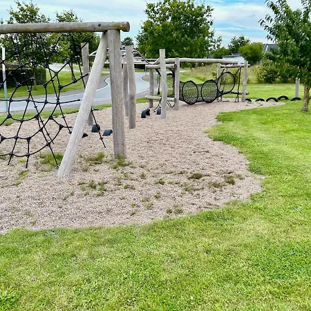 Modern Spacious Family Retreat Garden