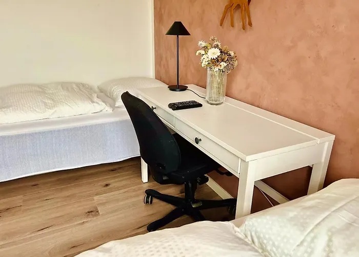 Villa Modern Spacious Family Retreat Garden