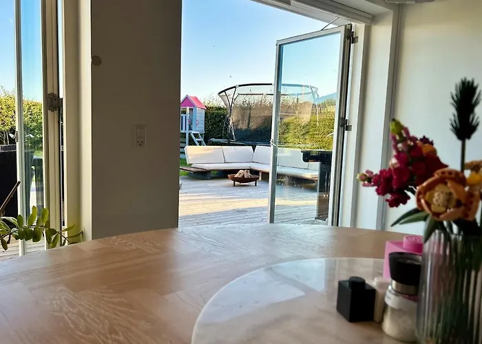 Modern Spacious Family Retreat Garden * Odense