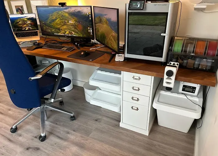 Modern Spacious Family Retreat Garden