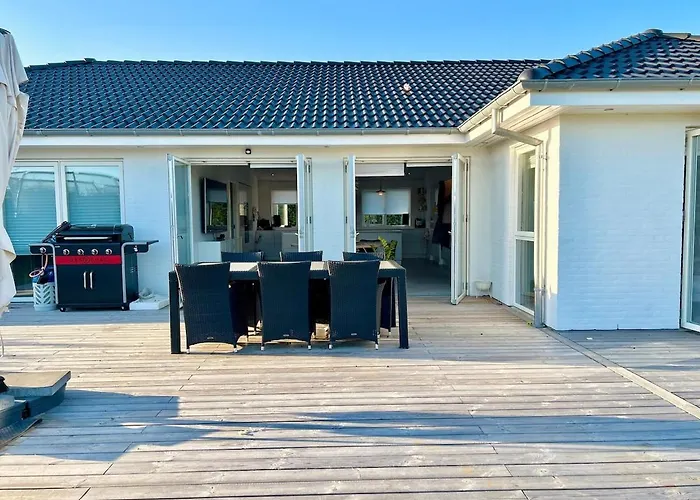 Villa Modern Spacious Family Retreat Garden Odense