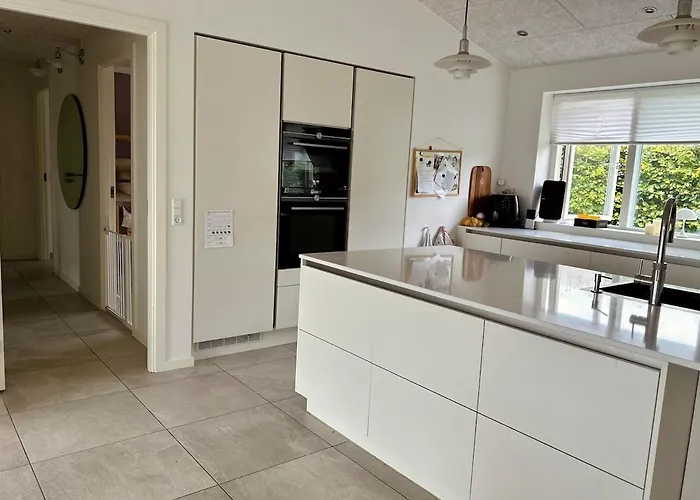 Modern Spacious Family Retreat Garden * Odense