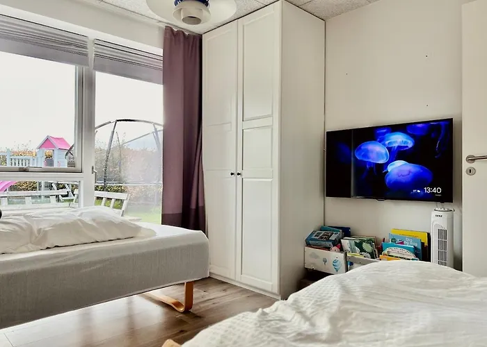 Villa Modern Spacious Family Retreat Garden