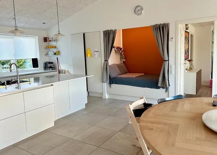 Modern Spacious Family Retreat Garden