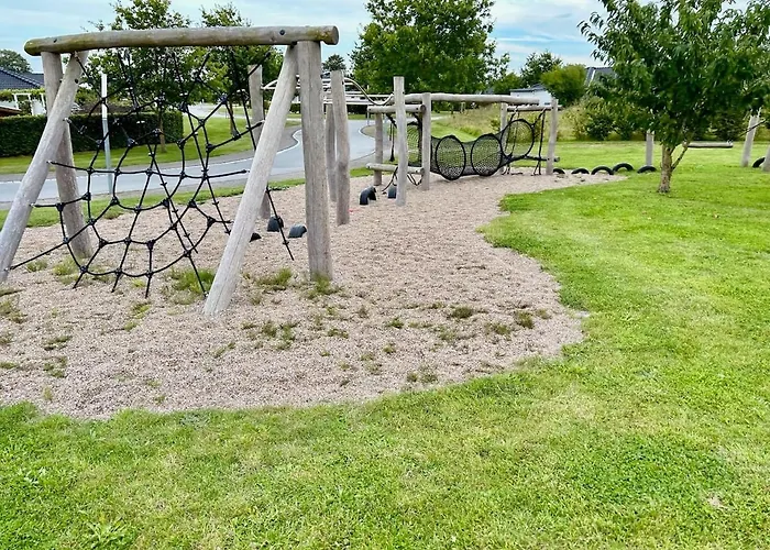 Modern Spacious Family Retreat Garden